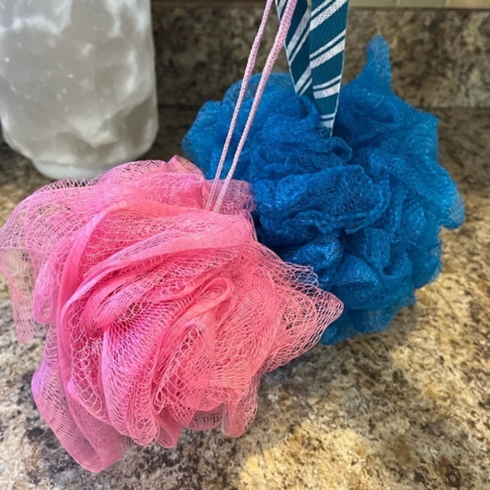 NWOT Pink and Blue Bath Loofahs Bath & Body Works